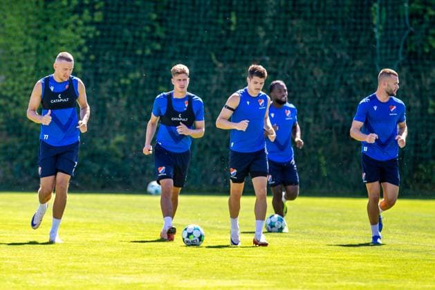 L-R Ladislav Almasi, Tomas Zlatohlavek, David Buchta, Dennis Owusu and Erik Prekop attend a training session of Banik Ostrava players prior to the UEFA Europa League match: FC Banik Ostrava vs Legia Warszawa, in Ostrava, Czech Republic, July 23, 2025. (CTKxPhoto VladimirxPrycek) CTKPhotoP2025072303105  CTKPhotoP2025072303105