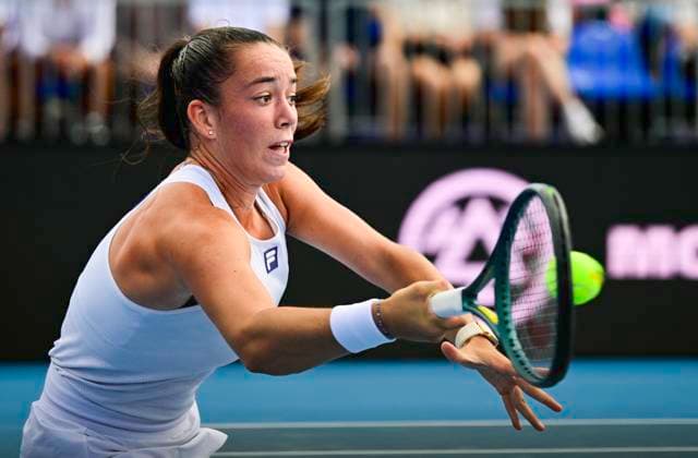Czech tennis player Tereza Valentova playes against Rebecca Sramkova of Slovakia at the WTA, Tennis Damen Livesport Prague Open 2025 on the courts of TK Sparta Prague, in Prague, Czech Republic, on July 23, 2025. (CTKxPhoto RomanxVondrous) CTKPhotoP2025072303606  CTKPhotoP2025072303606
