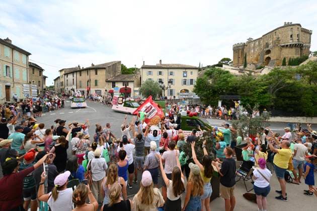 Tour de France 2025 Stage 17 VALENCE, FRANCE - JULY 23 : illustration picture publicity caravan during stage 17 of the 112th edition of Tour de France an UCI World Tour 2.UWT cycling road race stage for Men Elite of 161 km with start in Bollene and finish in Valence on July 23, 2025 in Valence, France, 23 07 2025 ( Motordriver Kenny Verfaillie - Valence France  Copyright: xVincentxKalutx