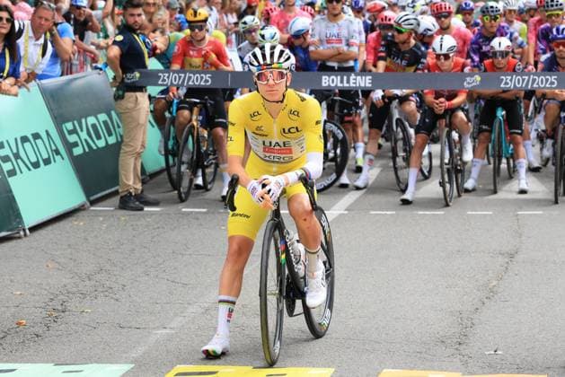 TOUR DE FRANCE 2025 Pierre Teyssot MAXPPP ; Tour de France - UCI Cycling Race 2025 in Bollene, France on July 23, 2025. Stage 17 from Bollene to Valence - 160.4 km. Racers Presentation and Start. Tadej Pogacar (SLO) UAE Team Emirates and behind the peloton. Pierre Teyssot Maxppp- French cycling race Tour de France 2024 takes place in july 2025 Bollene Drome France  Copyright: xMAXPPPxPierrexTeyssotx TEP63343 TEP63343