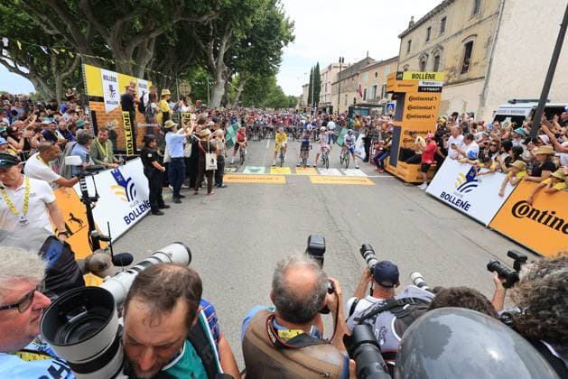 TOUR DE FRANCE 2025 Pierre Teyssot MAXPPP ; Tour de France - UCI Cycling Race 2025 in Bollene, France on July 23, 2025. Stage 17 from Bollene to Valence - 160.4 km. Racers Presentation and Start. Tadej Pogacar (SLO) and riders at the start. Pierre Teyssot Maxppp- French cycling race Tour de France 2024 takes place in july 2025 Bollene Drome France  Copyright: xMAXPPPxPierrexTeyssotx TEP63358 TEP63358