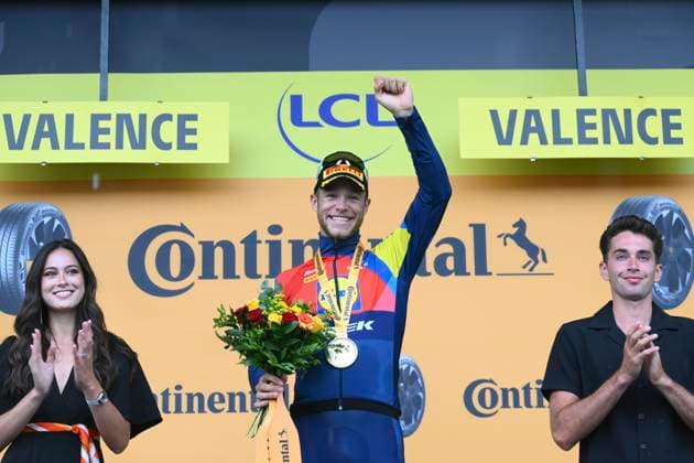 Tour de France 2025 Stage 17 VALENCE, FRANCE - JULY 23 : Milan Jonathan (ITA) of Lidl - Trek pictured during the podium ceremony of stage 17 of the 112th edition of Tour de France an UCI World Tour 2.UWT cycling road race stage for Men Elite of 161 km with start in Bollene and finish in Valence on July 23, 2025 in Valence, France, 23 07 2025 ( Motordriver Kenny Verfaillie - Valence France  Copyright: xVincentxKalutx