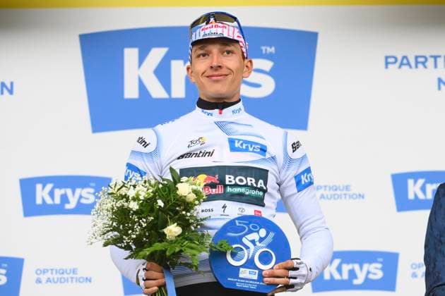 Tour de France 2025 Stage 17 VALENCE, FRANCE - JULY 23 : Lipowitz Florian (GER) of Red Bull - BORA - Hansgrohe pictured with the white jersey during the podium ceremony of stage 17 of the 112th edition of Tour de France an UCI World Tour 2.UWT cycling road race stage for Men Elite of 161 km with start in Bollene and finish in Valence on July 23, 2025 in Valence, France, 23 07 2025 ( Motordriver Kenny Verfaillie - Valence France  Copyright: xVincentxKalutx