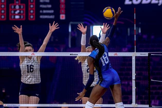 LODZ 23.07.2025 SIATKOWKA KOBIET LIGA NARODOW 2025 TURNIEJ FINALOWY: WLOCHY - USA --- WOMENS VOLLEYBALL NATIONS LEAGUE 2025 FINAL ROUND MATCH IN LODZ: ITALY - USA N Z DANA RETTKE PAOLA EGONU FOT. PAWEL PIOTROWSKI 400MM.PL NEWSPIX.PL --- newspix.pl 