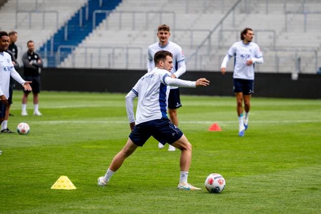 Sergio Lopez (SV Darmstadt 98, 02) am Ball, SV Darmstadt 98, Fussball, Saisoneröffnung mit Öffentlichen Training, 23.07.2025 SV Darmstadt 98, Fussball, Saisoneröffnung mit Öffentlichen Training, 23.07.2025 Darmstadt