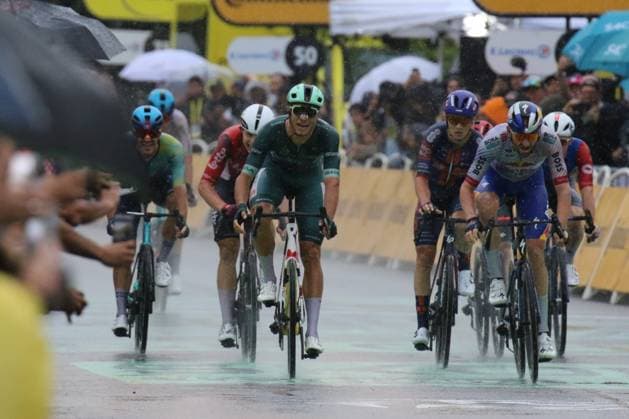 Tour de France - UCI Cycling Race 2025 Pierre Teyssot MAXPPP ; Tour de France - UCI Cycling Race 2025 in Valence, France on July 23, 2025. Stage 17 from Bollene to Valence - 160.4 km. Lidl - Trek team s Italian rider Jonathan Milan wearing the best sprinter s green jersey cycles to the finish line to win the 17th stage of the 112th edition of the Tour de France cycling race Lidl - Trek team s Italian rider Jonathan Milan Pierre Teyssot Maxppp Valence Drome France  Copyright: xMAXPPPxPierrexTeyssotx PT7_0164 PT7_0164