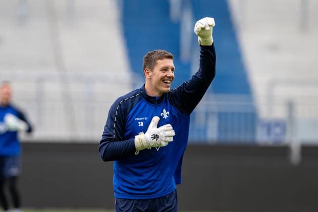 Alexander Brunst (SV Darmstadt 98, 30) beim Training, SV Darmstadt 98, Fussball, Saisoneröffnung mit Öffentlichen Training, 23.07.2025 SV Darmstadt 98, Fussball, Saisoneröffnung mit Öffentlichen Training, 23.07.2025 Darmstadt