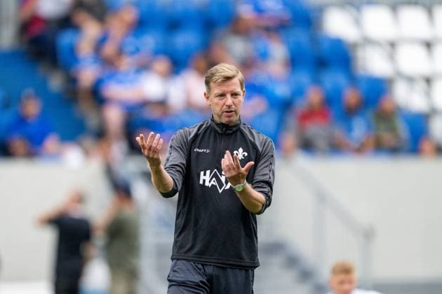 Florian Kohfeldt (SV Darmstadt 98, Trainer) gestikuliert, SV Darmstadt 98, Fussball, Saisoneröffnung mit Öffentlichen Training, 23.07.2025 SV Darmstadt 98, Fussball, Saisoneröffnung mit Öffentlichen Training, 23.07.2025 Darmstadt