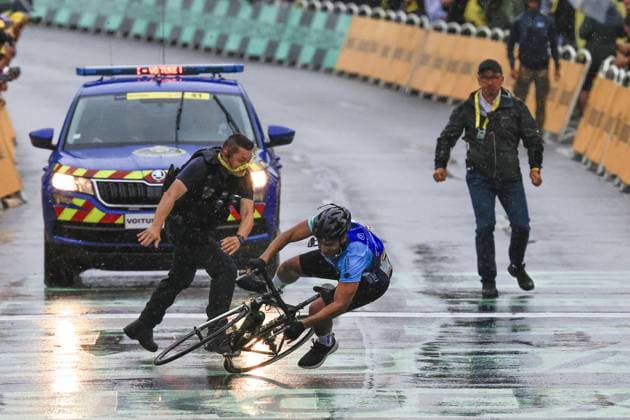 CICLISMO - Tour De France - Tour de France 2025 - Stage 17 Intruder on race course stopped by French gendarmerie, during the Tour de France 2025, UCI WorldTour cycling event, Stage 17, Bollene - Valence (160,4 Km) on 23 July 2025 in Valence, France during Tour de France 2025 - Stage 17, Tour De France race in France, France, July 23 2025 France France  Copyright: xIPAxSport ABACAx