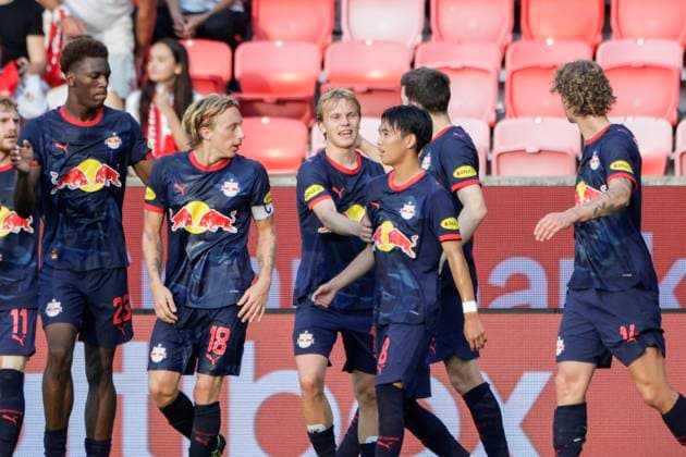 Champions Leauge Qualification 2025 SK Brann FC Red Bull Salzburg Bergen 20250723 Salzburg cheers for Yorbe Vertessens goal to make it 13 during the Champions Leauge qualifier between SK Brann and FC Red Bull Salzburg at Brann Stadium Photo Paul S Amundsen NTB Bergen Norway EDITORIAL USE ONLY RESTRICTED USE FOR BETTING COMPANIES  Copyright: xPaulxS.xAmundsenx xNTBx