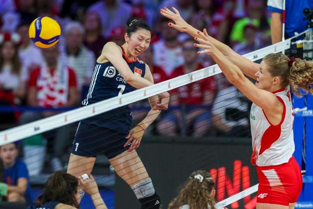 Women s Volleyball Nations League Finals 2025 Mengjie Wu, Magdalena Stysiak during the Woman™s Volleyball Nations League 2025 Quarter-finals match between Poland and China , at Atlas Arena in Lodz, Poland, on July 23, 2025. Lodz Poland  Copyright: xAndrzejxIwanczukx originalFilename:iwanczuk-womensvo250723_nppWl.jpg