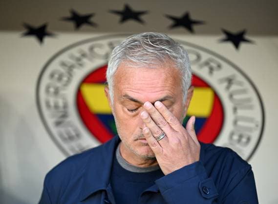 Fenerbahce v Ikas Eyupspor - Turkish Super Lig ISTANBUL, TURKIYE - MAY 18: Head coach Jose Mourinho of Fenerbahce follows the Turkish Super Lig week 36 match between Fenerbahce and Ikas Eyupspor at Ulker Stadium in Istanbul, Turkiye on May 18, 2025. Istanbul Turkey. Editorial use only. Please get in touch for any other usage.  Copyright: x2025xAnadoluxAlixAtmacax