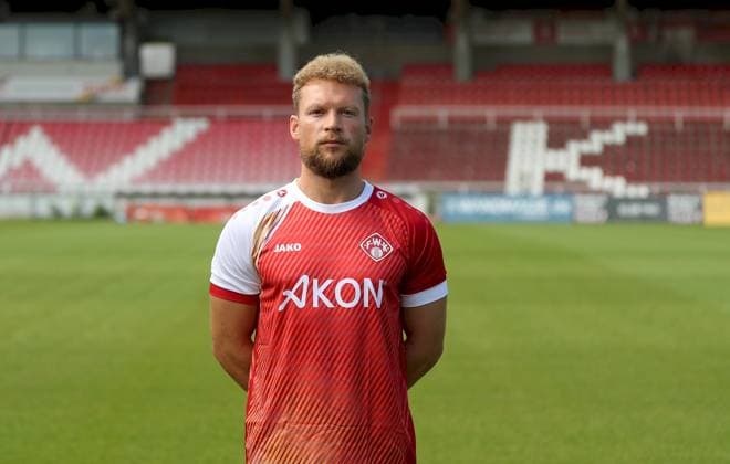 24.07.2025, Regionalliga Bayern, FC Wuerzburger Kickers, Regionalliga Bayern, Portraettermin 2025 2026 v.li.: Patrick Hofmann (FC Wuerzburger Kickers), Einzelbild, Portrait, Querformat Wuerzburg AKON ARENA Bayern Deutschland