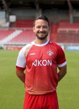 24.07.2025, Regionalliga Bayern, FC Wuerzburger Kickers, Regionalliga Bayern, Portraettermin 2025 2026 v.li.: Peter Kurzweg (FC Wuerzburger Kickers), Einzelbild, Portrait, Hochformat Wuerzburg AKON ARENA Bayern Deutschland