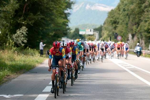 Tour de France 2025 Stage 18 COURCHEVEL COL DE LA LOZE, FRANCE - JULY 24 : Stuyven Jasper (BEL) of Lidl - Trek leading the peloton during stage 18 of the 112th edition of Tour de France an UCI World Tour 2.UWT cycling road race stage for Men Elite of 171 km with start in Vif and finish in Courchevel Col de la Loze on July 24, 2025 in Courchevel Col de la Loze, France, 24 07 2025 ( Motordriver Kenny Verfaillie - Courchevel Col de la Loze France  Copyright: xLucaxBettinix