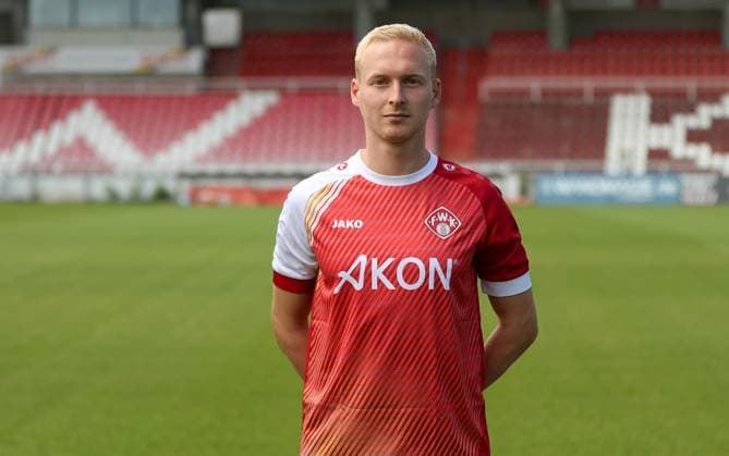 24.07.2025, Regionalliga Bayern, FC Wuerzburger Kickers, Regionalliga Bayern, Portraettermin 2025 2026 v.li.: Luke Hemmerich (FC Wuerzburger Kickers), Einzelbild, Portrait, Querformat Wuerzburg AKON ARENA Bayern Deutschland