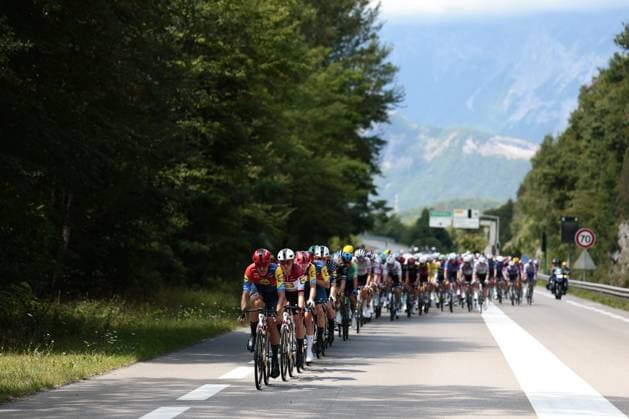 The pack of riders pictured in action during stage 18 of the 2025 Tour de France cycling race, from Vif to Courchevel Col de la Loze, on Thursday 24 July 2025 in France. The 112th edition of the Tour de France starts on Saturday 5 July in Lille, France, and will finish in Paris, France on the 27th of July. POOLxLUCAxBETTINI  x129915407x