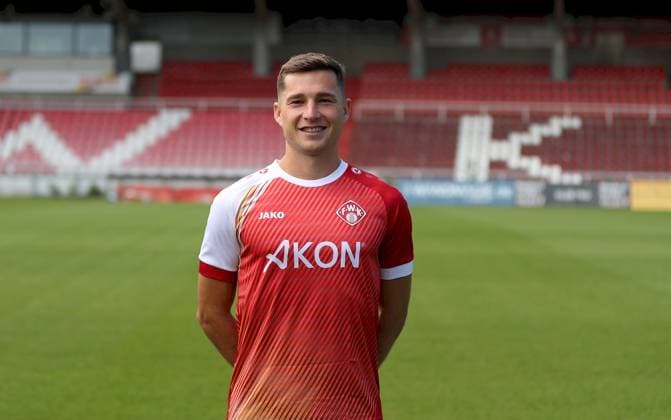 24.07.2025, Regionalliga Bayern, FC Wuerzburger Kickers, Regionalliga Bayern, Portraettermin 2025 2026 v.li.: Tim Kraus (FC Wuerzburger Kickers), Portrait, Einzelbild, Querformat Wuerzburg AKON ARENA Bayern Deutschland