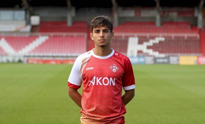 24.07.2025, Regionalliga Bayern, FC Wuerzburger Kickers, Regionalliga Bayern, Portraettermin 2025 2026 v.li.: Batuhan Goegce (FC Wuerzburger Kickers), Einzelbild, Portrait, Querformat Wuerzburg AKON ARENA Bayern Deutschland
