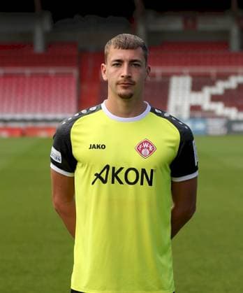 24.07.2025, Regionalliga Bayern, FC Wuerzburger Kickers, Regionalliga Bayern, Portraettermin 2025 2026 v.li.: Nick Guttenberger (FC Wuerzburger Kickers), Einzelbild, Portrait, Hochformat Wuerzburg AKON ARENA Bayern Deutschland