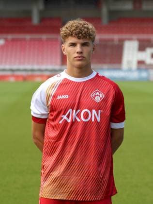 24.07.2025, Regionalliga Bayern, FC Wuerzburger Kickers, Regionalliga Bayern, Portraettermin 2025 2026 v.li.: Bennet Knaus (FC Wuerzburger Kickers), Einzelbild, Portrait, Hochformat Wuerzburg AKON ARENA Bayern Deutschland