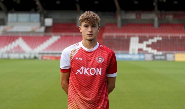 24.07.2025, Regionalliga Bayern, FC Wuerzburger Kickers, Regionalliga Bayern, Portraettermin 2025 2026 v.li.: Tiago de Moura Moraes (FC Wuerzburger Kickers), Einzelbild, Portrait, Querformat Wuerzburg AKON ARENA Bayern Deutschland