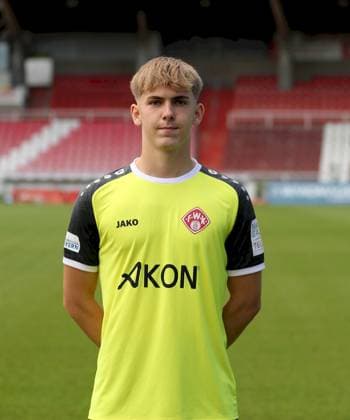 24.07.2025, Regionalliga Bayern, FC Wuerzburger Kickers, Regionalliga Bayern, Portraettermin 2025 2026 v.li.: Simon Langer (FC Wuerzburger Kickers), Einzelbild, Portrait, Hochformat Wuerzburg AKON ARENA Bayern Deutschland