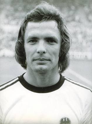 Fussball Deutschland U.B.z. Nationalspieler Karl-Heinz Koerbel. !ACHTUNG AUFNAHMEDATUM GESCHÄTZT!