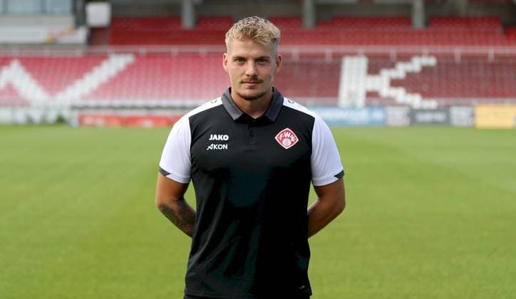 24.07.2025, Regionalliga Bayern, FC Wuerzburger Kickers, Regionalliga Bayern, Portraettermin 2025 2026 v.li.: Torwarttrainer Lukas Wenzel (FC Wuerzburger Kickers), Einzelbild, Portrait, Querformat Wuerzburg AKON ARENA Bayern Deutschland