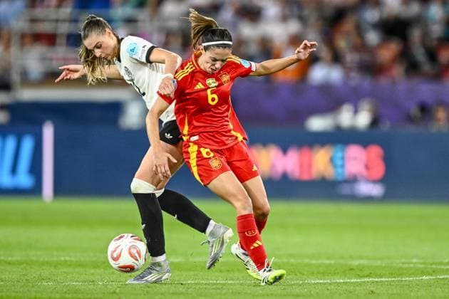 Jule Brand (Germany) und Aitana Bonmati (Spain) battle for the ball during the UEFA Women s EURO 2025 Semi-Final match between Germany and Spain at Stadion Letzigrund on July 23, 2025 in Zurich, Switzerland. (Photo by Harry Langer DeFodi Images)