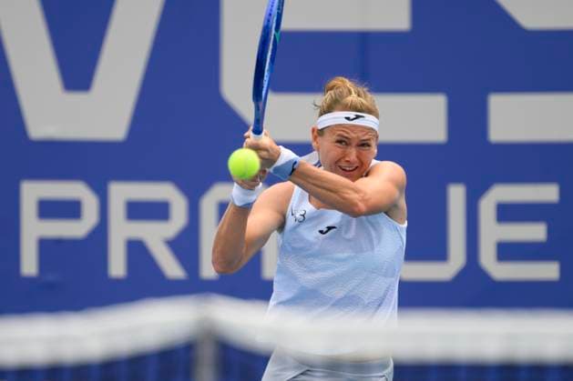 Czech tennis player Marie Bouzkova playes against Ann Li of USA at the WTA, Tennis Damen Livesport Prague Open 2025 on the courts of TK Sparta Prague, in Prague, Czech Republic, on July 24, 2025. (CTKxPhoto MichalxKamaryt) CTKPhotoP2025072404348  CTKPhotoP2025072404348