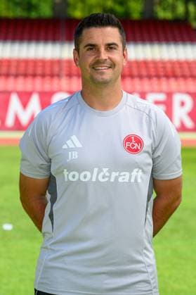 23.07.2025 - 1. FC Nürnberg FCN ( Club ) - 2. Fussball Bundesliga BL - Saison 2025 2026 - Fototermin Porträttermin Vorstellung Präsentation Pressetermin - - Einzelbild Einzelfoto Portrait Porträt Kopfbild - Jens Bauer ( Co-Trainer 1. FC Nürnberg FCN )