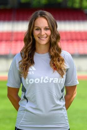 23.07.2025 - 1. FC Nürnberg FCN ( Club ) - 2. Fussball Bundesliga BL - Saison 2025 2026 - Fototermin Porträttermin Vorstellung Präsentation Pressetermin - - Einzelbild Einzelfoto Portrait Porträt Kopfbild - Helena Schmitz (Performancecoach 1. FC Nürnberg FCN )