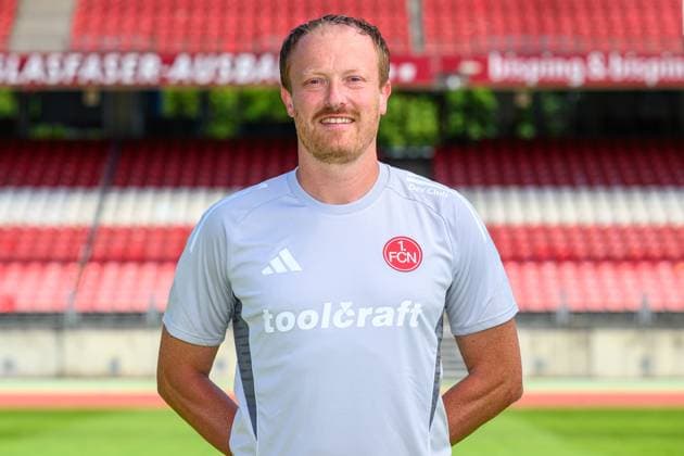 23.07.2025 - 1. FC Nürnberg FCN ( Club ) - 2. Fussball Bundesliga BL - Saison 2025 2026 - Fototermin Porträttermin Vorstellung Präsentation Pressetermin - - Einzelbild Einzelfoto Portrait Porträt Kopfbild - Prof. Dr. Werner Krutsch ( Mannschaftsarzt 1. FC Nürnberg FCN )