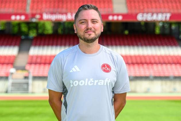 23.07.2025 - 1. FC Nürnberg FCN ( Club ) - 2. Fussball Bundesliga BL - Saison 2025 2026 - Fototermin Porträttermin Vorstellung Präsentation Pressetermin - - Einzelbild Einzelfoto Portrait Porträt Kopfbild - Stephan Saupe (Zeugwart 1. FC Nürnberg FCN )