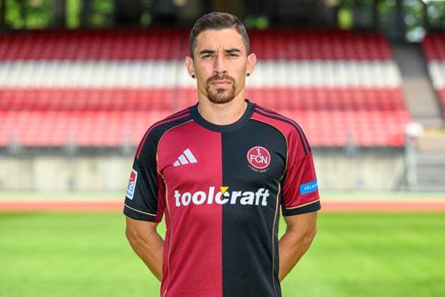 23.07.2025 - 1. FC Nürnberg FCN ( Club ) - 2. Fussball Bundesliga BL - Saison 2025 2026 - Fototermin Porträttermin Vorstellung Präsentation Pressetermin - - Einzelbild Einzelfoto Portrait Porträt Kopfbild - Danilo Soares (3, 1. FC Nürnberg FCN )