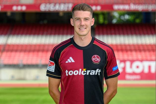 23.07.2025 - 1. FC Nürnberg FCN ( Club ) - 2. Fussball Bundesliga BL - Saison 2025 2026 - Fototermin Porträttermin Vorstellung Präsentation Pressetermin - - Einzelbild Einzelfoto Portrait Porträt Kopfbild - Florian Flick (6, 1. FC Nürnberg FCN )