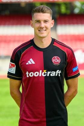 23.07.2025 - 1. FC Nürnberg FCN ( Club ) - 2. Fussball Bundesliga BL - Saison 2025 2026 - Fototermin Porträttermin Vorstellung Präsentation Pressetermin - - Einzelbild Einzelfoto Portrait Porträt Kopfbild - Florian Flick (6, 1. FC Nürnberg FCN )