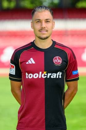 23.07.2025 - 1. FC Nürnberg FCN ( Club ) - 2. Fussball Bundesliga BL - Saison 2025 2026 - Fototermin Porträttermin Vorstellung Präsentation Pressetermin - - Einzelbild Einzelfoto Portrait Porträt Kopfbild - Julian Justvan (10, 1. FC Nürnberg FCN )