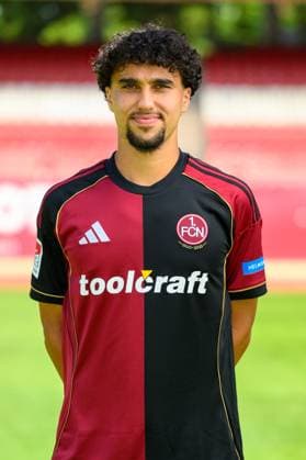 23.07.2025 - 1. FC Nürnberg FCN ( Club ) - 2. Fussball Bundesliga BL - Saison 2025 2026 - Fototermin Porträttermin Vorstellung Präsentation Pressetermin - - Einzelbild Einzelfoto Portrait Porträt Kopfbild - Ayoub Chaikhoun (17, 1. FC Nürnberg FCN )