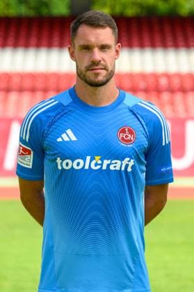 23.07.2025 - 1. FC Nürnberg FCN ( Club ) - 2. Fussball Bundesliga BL - Saison 2025 2026 - Fototermin Porträttermin Vorstellung Präsentation Pressetermin - - Einzelbild Einzelfoto Portrait Porträt Kopfbild - Christian Mathenia (26, 1. FC Nürnberg FCN )