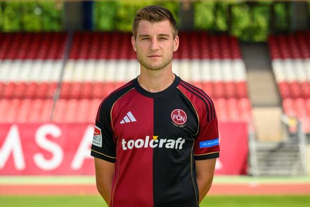 23.07.2025 - 1. FC Nürnberg FCN ( Club ) - 2. Fussball Bundesliga BL - Saison 2025 2026 - Fototermin Porträttermin Vorstellung Präsentation Pressetermin - - Einzelbild Einzelfoto Portrait Porträt Kopfbild - Robin Knoche (31, 1. FC Nürnberg FCN )
