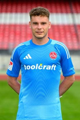 23.07.2025 - 1. FC Nürnberg FCN ( Club ) - 2. Fussball Bundesliga BL - Saison 2025 2026 - Fototermin Porträttermin Vorstellung Präsentation Pressetermin - - Einzelbild Einzelfoto Portrait Porträt Kopfbild - Michal Kukucka (47, 1. FC Nürnberg FCN )