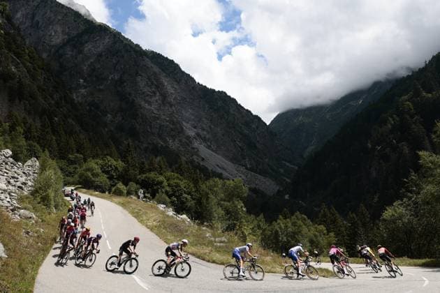 The pack of riders pictured in action during stage 18 of the 2025 Tour de France cycling race, from Vif to Courchevel Col de la Loze, on Thursday 24 July 2025 in France. The 112th edition of the Tour de France starts on Saturday 5 July in Lille, France, and will finish in Paris, France on the 27th of July. POOLxLUCAxBETTINI  x129921313x