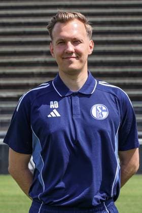 24.07.2025, Fussball, 2. Bundesliga, Saison 2025 2026, FC Schalke 04, Co-Trainer Adin Osmanbasic (FC Schalke 04) Gelsenkirchen Parkstadion NRW Deutschland xRHR-FOTO TRx