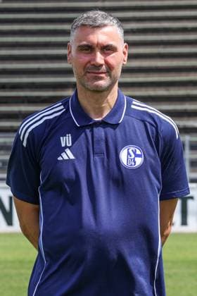 24.07.2025, Fussball, 2. Bundesliga, Saison 2025 2026, FC Schalke 04, Torwarttrainer Volkan Ünlü (FC Schalke 04) Gelsenkirchen Parkstadion NRW Deutschland xRHR-FOTO TRx