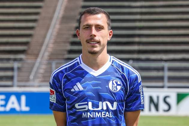 24.07.2025, Fussball, 2. Bundesliga, Saison 2025 2026, FC Schalke 04, Ron Schallenberg (FC Schalke 04) Gelsenkirchen Parkstadion NRW Deutschland xRHR-FOTO TRx