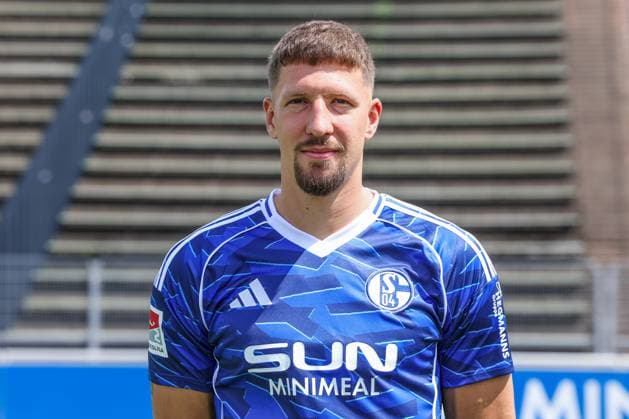24.07.2025, Fussball, 2. Bundesliga, Saison 2025 2026, FC Schalke 04, Janik Bachmann (FC Schalke 04) Gelsenkirchen Parkstadion NRW Deutschland xRHR-FOTO TRx