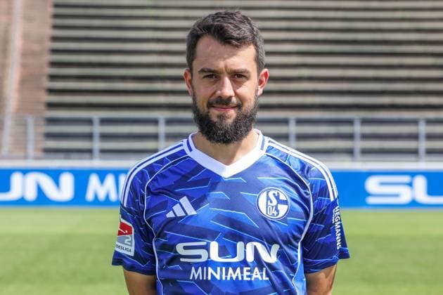 24.07.2025, Fussball, 2. Bundesliga, Saison 2025 2026, FC Schalke 04, Amin Younes (FC Schalke 04) Gelsenkirchen Parkstadion NRW Deutschland xRHR-FOTO TRx