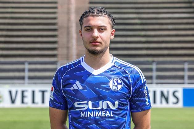 24.07.2025, Fussball, 2. Bundesliga, Saison 2025 2026, FC Schalke 04, Aris Bayindir (FC Schalke 04) Gelsenkirchen Parkstadion NRW Deutschland xRHR-FOTO TRx